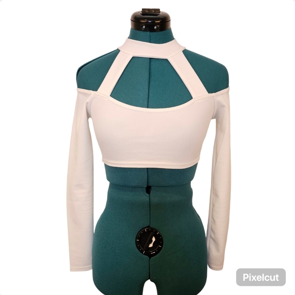 NWT Pretty Little Thing white crepe Bardot high neck cutout crop top size 2 US - Picture 1 of 7